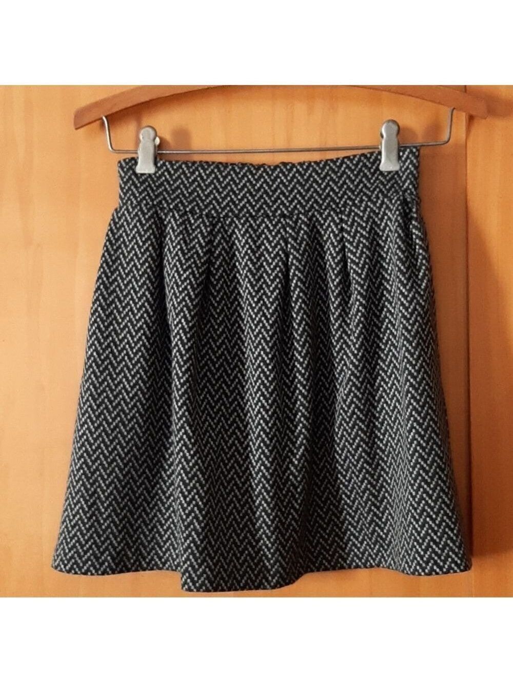 3/$20or$14 Candie'smini Black &White  skirt Elastic Waist With Back ZipperSize 0